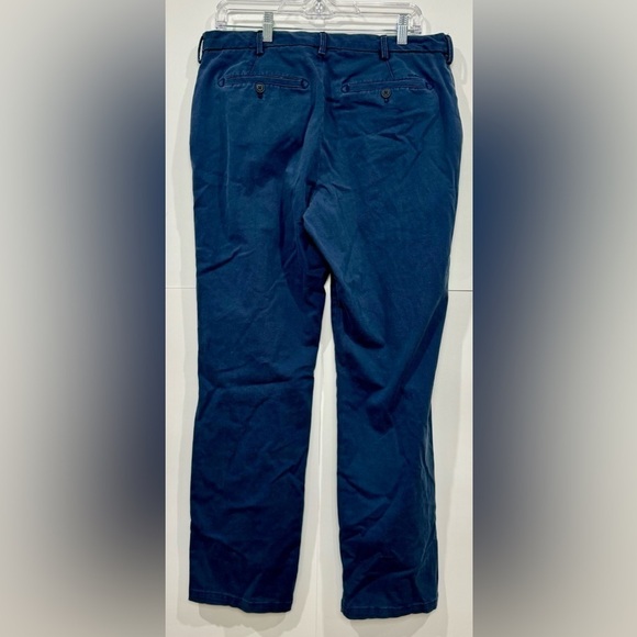 IZOD Men’s Pants Saltwater Stretch Straight Fit Chino Pant. Blue Size 33 x 32. - Picture 3 of 9